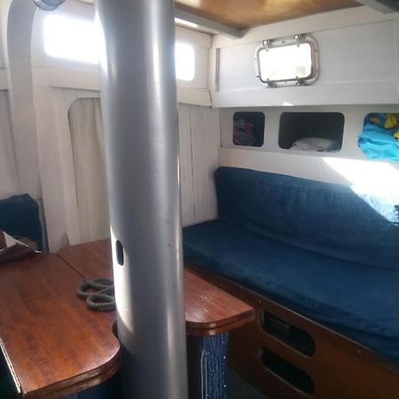 Bateau En Ville Сен-Тропе Екстер'єр фото
