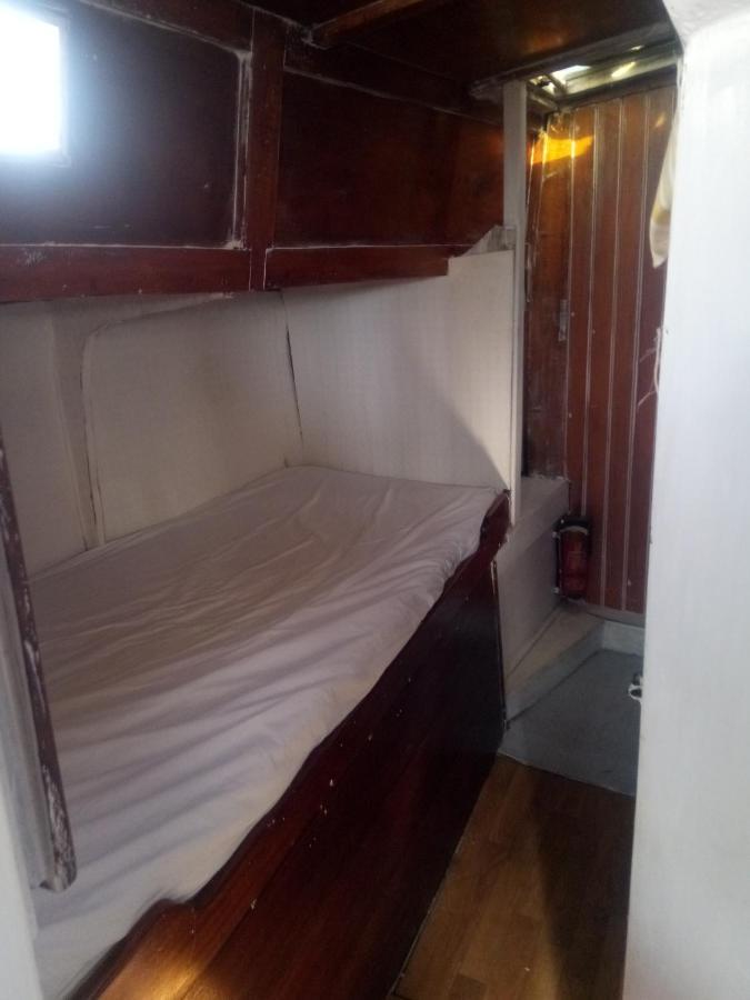 Bateau En Ville Сен-Тропе Екстер'єр фото